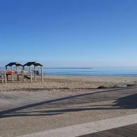 Independante Pour 4 Personnes. Apartmán Agde